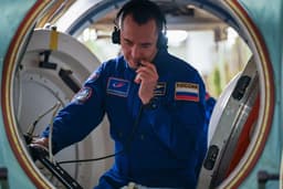 Космонавты на МКС видят «с задержкой», выяснили учёные МГУ