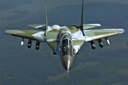 «МиГи и «Сушки» взмыли в небе Нью-Дели: сигнал перед Wings India 2026