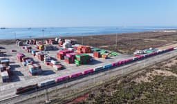 Между Поти и Баку запущен регулярный контейнерный поезд