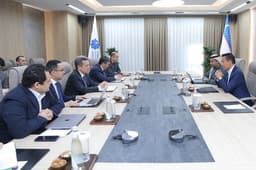 Uzbekistan and e& discuss major projects in the field of communications and digital services