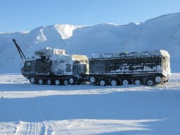 Вездеходы «Витязь» выдержали трёхбалльное волнение моря и температуру до –73°C