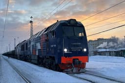 Two 2TE25KM diesel locomotives delivered to Severstal
