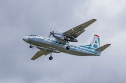 Самолёт Ан-24 авиакомпании «Ангара» совершил посадку на одном двигателе