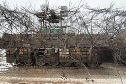 Башню с танков Т-72Б3 начали снимать: смекалка российских бойцов удивляет