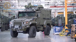 El nuevo vehículo blindado "Depredador 4×4" mostrado por Kadyrov