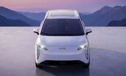 Un "chino" en la base por 2,5 millones: reveladas las características reales del coche eléctrico Umo 5 de "Yandex"