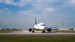 Грузинские аэропорты продолжают принимать меньше рейсов из Ближнего Востока