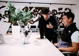 Kazakhstanis Offered to Apply for Apple Trainer Program