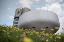 Мотор больше не ревёт: на старейшем заводе BMW объявили конец эпохе ДВС