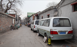 Странная привычка в Китае: зачем к шинам ставят доски