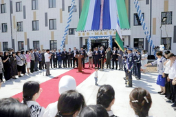 В Ташкенте открыли новую школу с лабораториями и компьютерными кабинетами