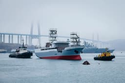 Обновляют промысловый флот: краболов «Ительмен» спустили на воду на Восточной верфи