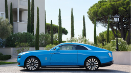 Продажи Rolls-Royce в России растут вопреки цене: что стоит за спросом на Spectre и Cullinan