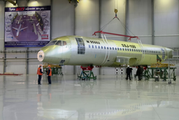 Завод SJ-100 платит инженеру 85 тыс. рублей: студенты едут со всей страны
