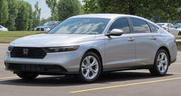 Honda Accord исполнилось 50 лет: седан, который пережил кроссоверы и разошёлся тиражом 25 млн машин