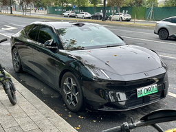 Lynk & Co показала седан, который заряжается быстрее BYD, но есть нюанс