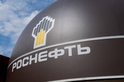 «Внеплановые работы на НПЗ»: Сечин объяснил ситуацию на российских заправках