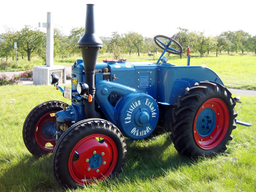 Lanz Bulldog: el tractor que se encendía con fuego y un volante
