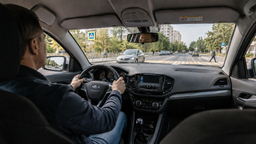 АвтоВАЗ назвал привычки, которые помогают избежать аварий на дороге