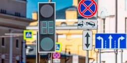 В ЦОДД опровергли слухи о камерах, штрафующих пешеходов прямо под светофором