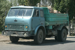 MAZ-5549: The Tough Character of a Legendary Dump Truck