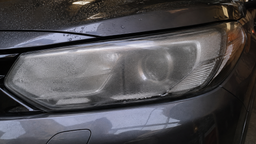 Faro empañado por dentro: causas y solución