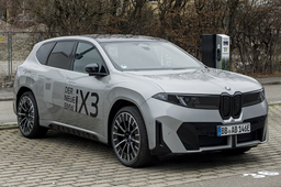 BMW iX3 собрал десятки тысяч заказов в Китае ещё до старта продаж — но у дилеров нет машин
