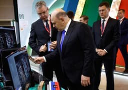 Председатель правительства РФ Михаил Мишустин оценил российские мышки, клавиатуры и мониторы