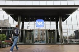 «ВКонтакте» запустила расшифровку видеосообщений в VK-мессенджере. В работе функции участвует сразу три нейросети