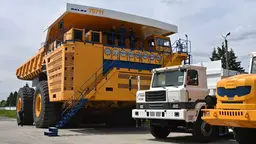 Белорусские карьерные самосвалы «БелАЗ» переведут на российские моторы