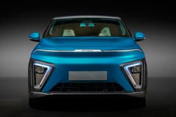 Российский электрокроссовер «Атом» выйдет только в 2025 году, но к нему уже огромный интерес