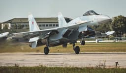 ВКС России получили серийные самолеты Су-57 и Су-35С