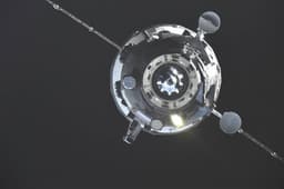 Российским космонавтам доставили оборудование для изучения космической коррозии