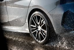 Японский производитель шин Bridgestone уходит из России