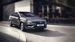 Собралась в гармошку: в Госдуме боятся за свою безопасность после аварии с новой Lada Vesta 