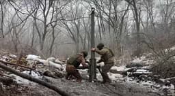 По живой силе, окопам и блиндажам: опубликованы первые кадры стрельбы из миномета «Нона-М1»