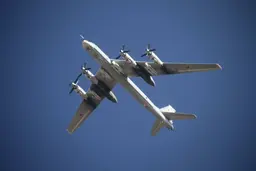 Смертоносный вариант Ту-95МС, которого боятся на Западе: российские ракетоносцы совершили полет возле Аляски