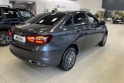 АвтоВАЗ возобновил окраску LADA Vesta в цвет «Борнео» 