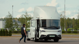 В Москве показали белорусский магистральный тягач MAZ-X с футуристичным дизайном