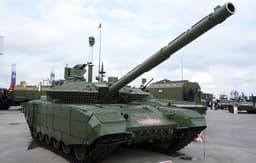 Против точных атак БПЛА: журналисты Army Recognition заметили Т-90М с новой противодроновой защитой