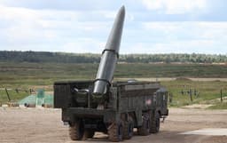 «Вдвое быстрее»: названо ключевое отличие ракет ОТРК «Искандер-М» от американских ATACMS
