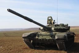 Российские военные превратили повреждённый Т-72 в «Царь-мангал»