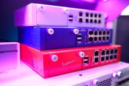 «Росэлектроника» запустила производство российских маршрутизаторов для банкоматов