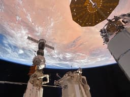 На МКС в российском модуле заменили датчики дыма