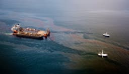 В России разрабатывают новый комплекс для ликвидации разливов нефти