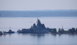 Первый боевой ледокол «Иван Папанин» приступил к заводским ходовым испытаниям