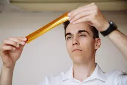 Самарский студент создал пленку для защиты аккумуляторов гаджетов от морозов