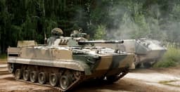 Машины крылатой пехоты: партия БМД-4М и БМП-3 с дополнительной защитой поступила в войска