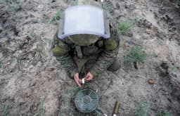 Из полиэтилена и кевлара: новый бронежилет разработали для российских саперов