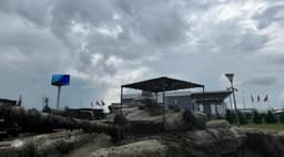 Танки подкачали: появились уникальные кадры надувных макетов боевой техники ВС России